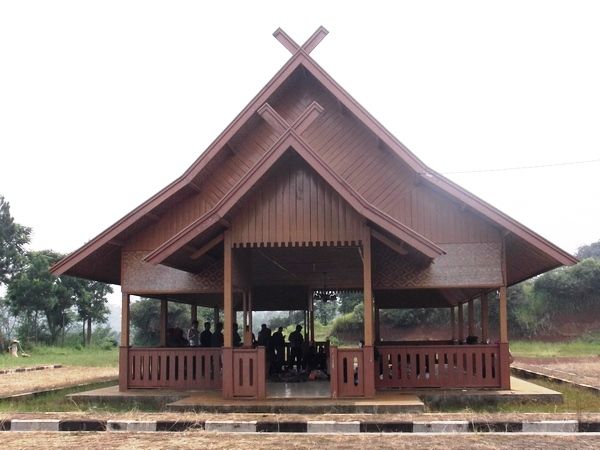 Rumah Adat Jawa Barat Beserta Penjelasan Lengkap Gambar